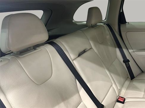 Used 2013 Volvo XC60 3.2 AWD/4WD image 20