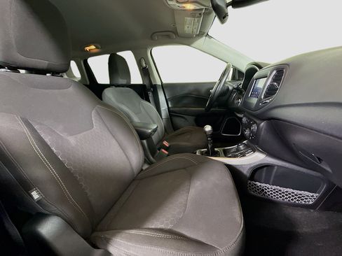 Used 2019 Jeep Compass Sport w/ Cold Weather Group image 28