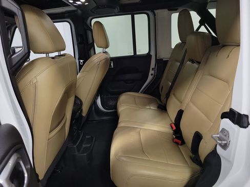 Used 2019 Jeep Wrangler Unlimited Sahara w/ LED Lighting Group image 23