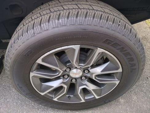 Used 2023 Chevrolet Silverado 1500 LT image 9