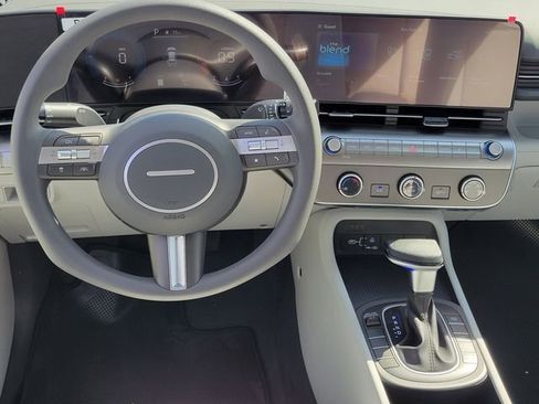 New 2026 Hyundai Kona SE image 4