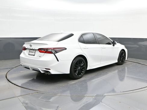 Used 2023 Toyota Camry SE image 11
