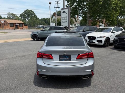 Used 2018 Acura TLX w/ Technology Package FWD image 5