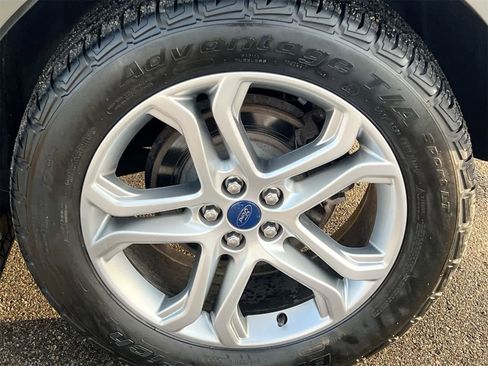 Used 2017 Ford Edge Titanium w/ Technology Package image 14