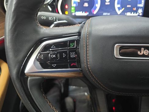 Used 2023 Jeep Grand Cherokee Summit w/ Luxury Tech Group V AWD/4WD image 20