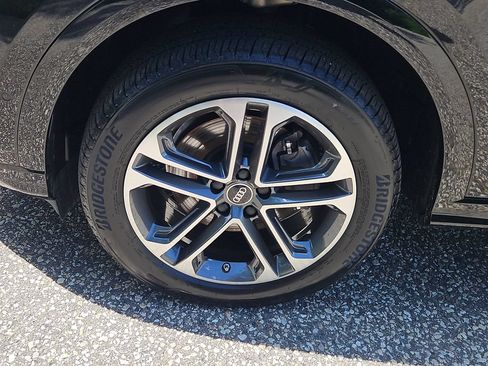 Certified 2025 Audi Q5 Premium w/ Convenience Package AWD/4WD image 2