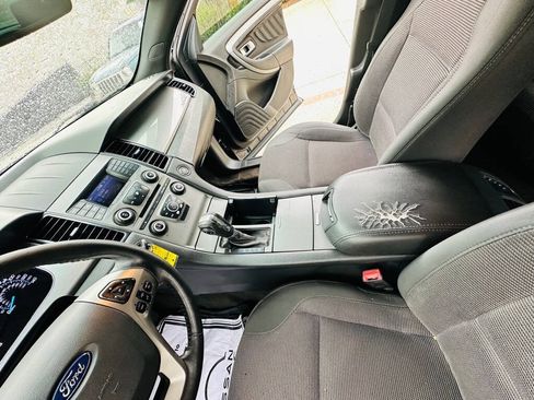 Used 2015 Ford Taurus SEL FWD image 14