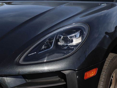 Used 2020 Porsche Macan image 2