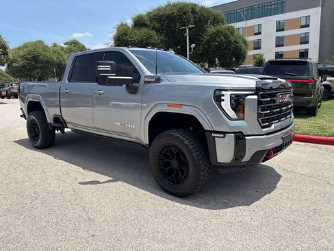 Used 2025 GMC Sierra 2500 AT4 w/ AT4 Premium Plus Package AWD/4WD image 7