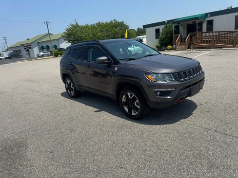 Used 2018 Jeep Compass Trailhawk AWD/4WD image 2