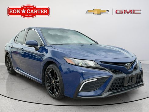 Used 2023 Toyota Camry SE FWD image 1