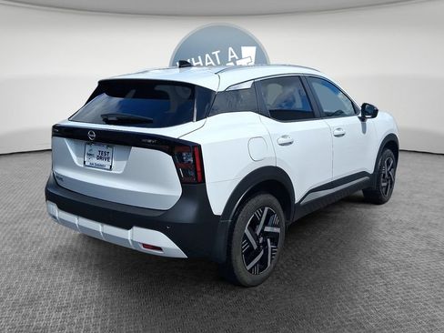 Used 2026 Nissan Kicks SV w/ SV Premium Package FWD image 3