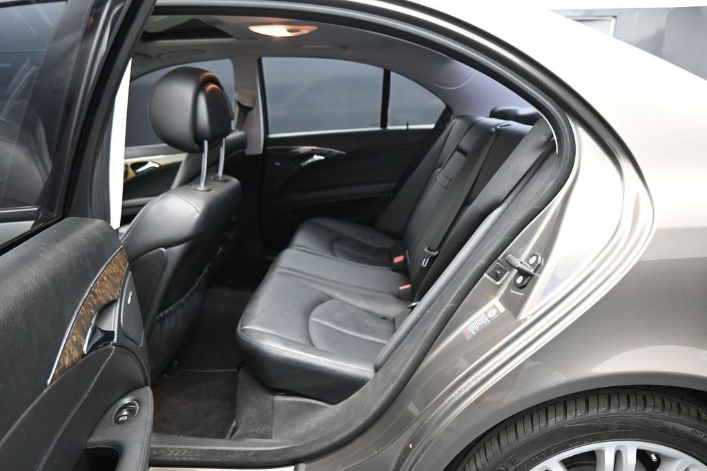 Used 2008 Mercedes-Benz E 350 4MATIC Sedan image 24
