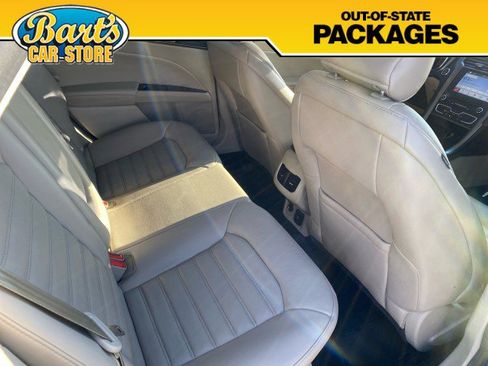 Used 2017 Ford Fusion SE w/ Fusion SE Technology Package image 11