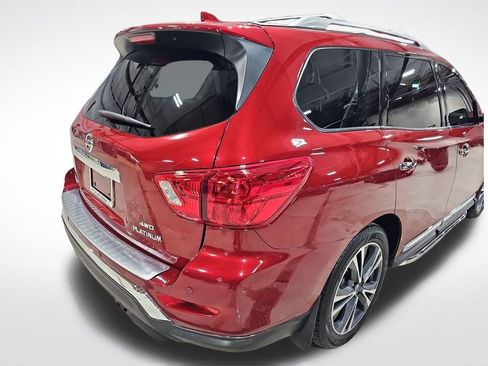 Used 2019 Nissan Pathfinder Platinum image 12