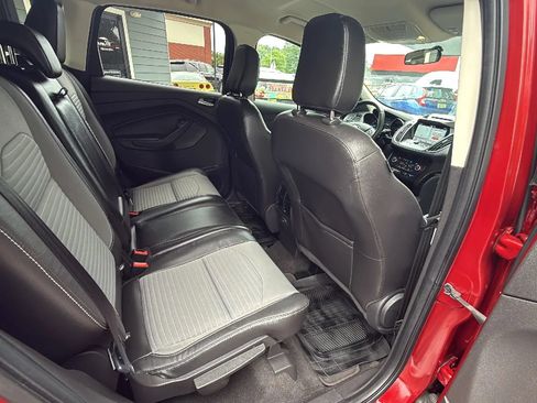 Used 2018 Ford Escape SE w/ SE Sport Appearance Package AWD/4WD image 25