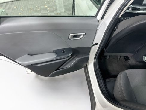 Used 2025 Kia K4 FWD image 25