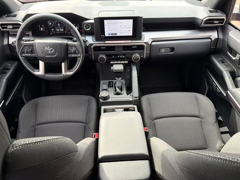 Used 2025 Toyota 4Runner SR5 AWD/4WD image 19