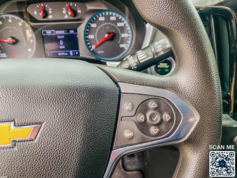 Used 2021 Chevrolet Traverse LS image 23