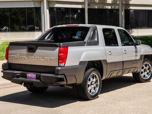 Used 2004 Chevrolet Avalanche 2WD image 9