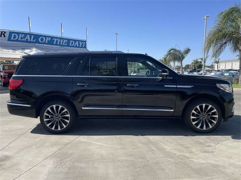 Used 2021 Lincoln Navigator L Reserve image 9