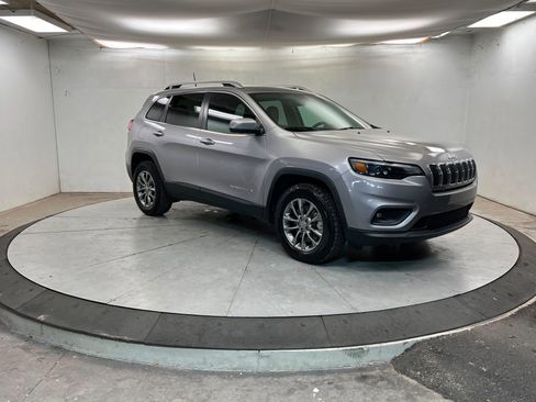 Used 2019 Jeep Cherokee Latitude Plus w/ Trailer Tow Group image 8