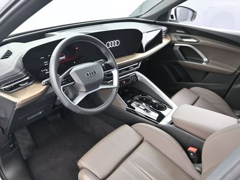 Used 2025 Audi Q5 Premium Plus AWD/4WD image 11