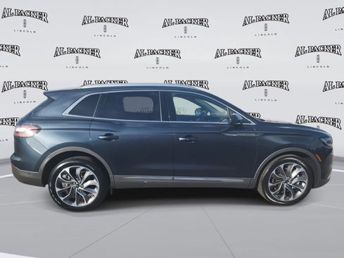 Used 2022 Lincoln Nautilus Reserve image 6