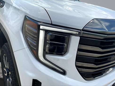 Used 2023 GMC Sierra 1500 AT4 w/ Technology Package AWD/4WD image 35
