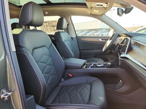 New 2026 Volkswagen Atlas SE image 15