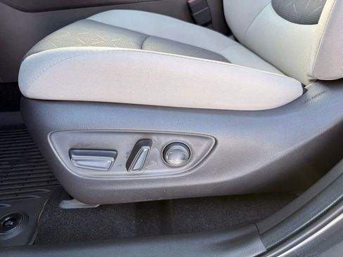 Used 2025 Toyota RAV4 XLE image 25