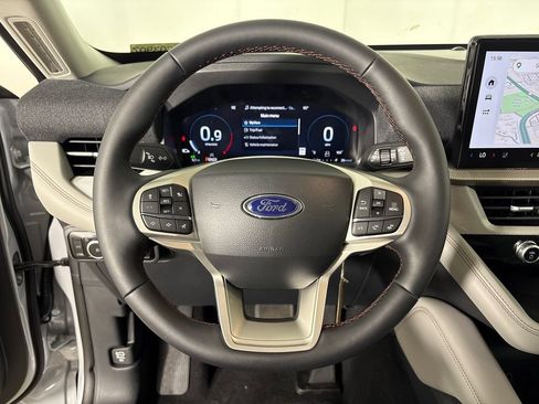 New 2026 Ford Explorer Active w/ Active Comfort Package RWD image 17