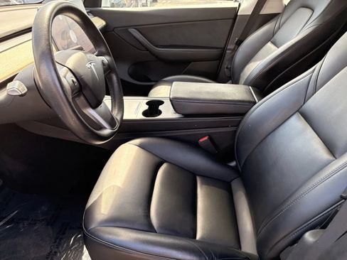 Used 2022 Tesla Model Y Long Range AWD/4WD image 11