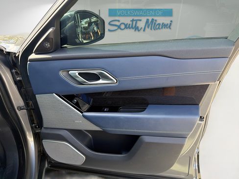 Used 2019 Land Rover Range Rover Velar R-Dynamic SE image 34