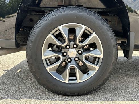 Used 2023 Chevrolet Silverado 1500 LT AWD/4WD image 14