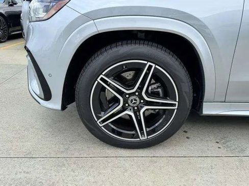 New 2025 Mercedes-Benz GLS 450 4MATIC image 30