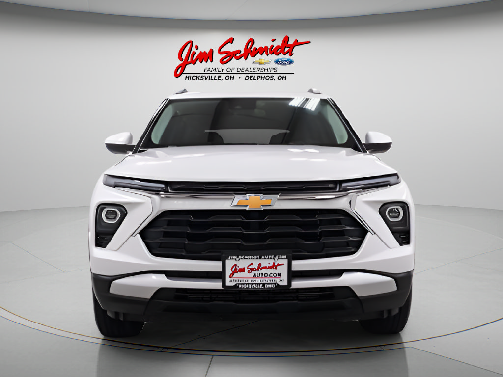 Used 2025 Chevrolet TrailBlazer LT AWD/4WD image 2