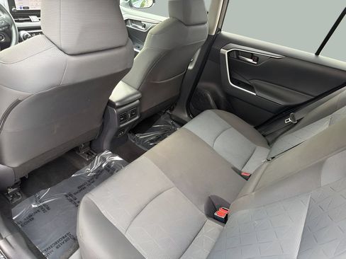 Used 2025 Toyota RAV4 XLE AWD/4WD image 14