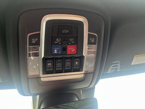 Used 2019 RAM 1500 Limited AWD/4WD image 21
