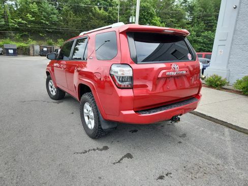 Used 2018 Toyota 4Runner SR5 Premium AWD/4WD image 3