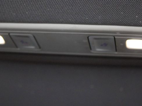 Used 2018 GMC Acadia SLE image 47