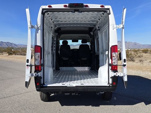 Used 2025 RAM ProMaster 2500 w/ Crew Van Package image 6