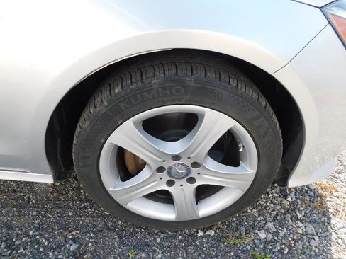 Used 2016 Mercedes-Benz E 350 4MATIC Sedan image 38