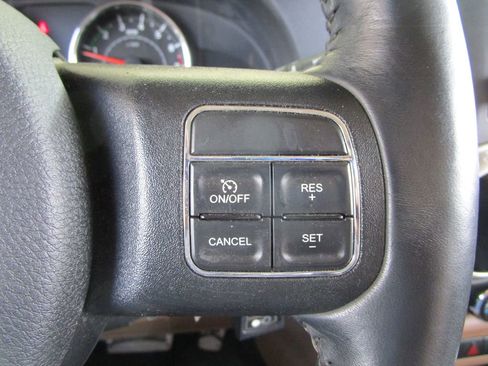 Used 2017 Jeep Wrangler Unlimited Sahara w/ Connectivity Group image 32