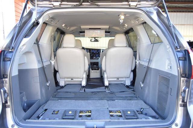 Used 2015 Toyota Sienna XLE Premium AWD/4WD image 44