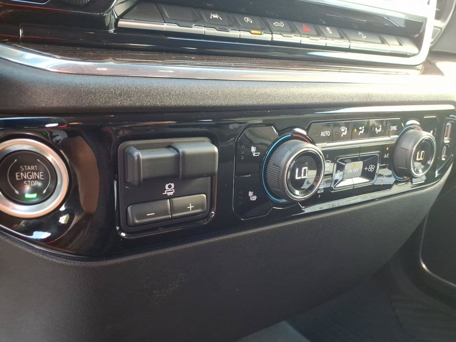Used 2023 Chevrolet Silverado 1500 LT AWD/4WD image 19