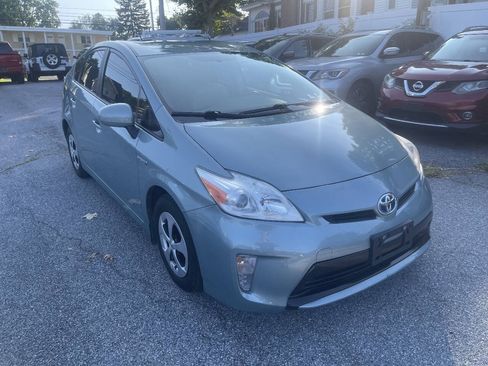 Used 2013 Toyota Prius Two FWD image 3