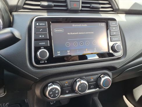 Used 2021 Nissan Versa S FWD image 11