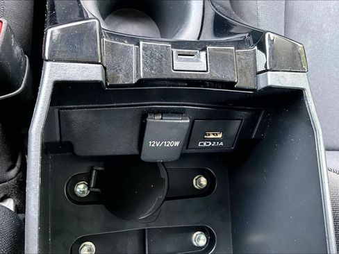 Used 2021 Toyota Corolla LE FWD image 34