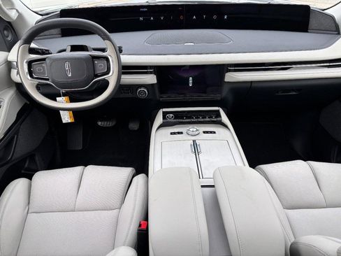 New 2026 Lincoln Navigator L Reserve image 12